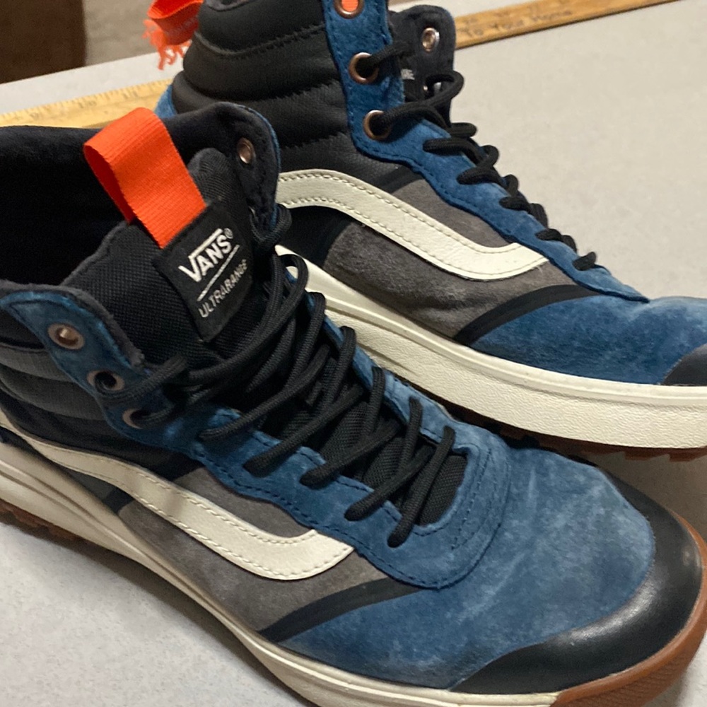 Men’s Vans Ultra Range Size 9.5